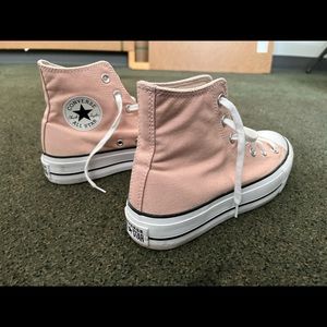 Size 8 PINK PLATFORM CONVERSE